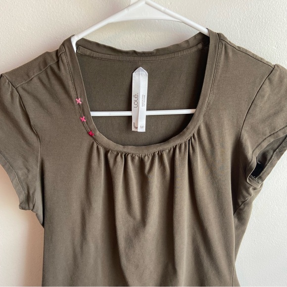 Lole Army Green Scoop Neck Short Sleeve Shirt - Picture 5 of 6